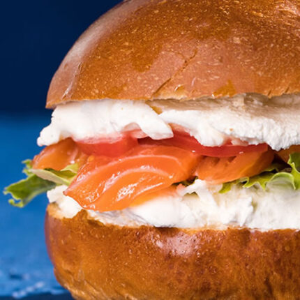 Фишбургер с лососем